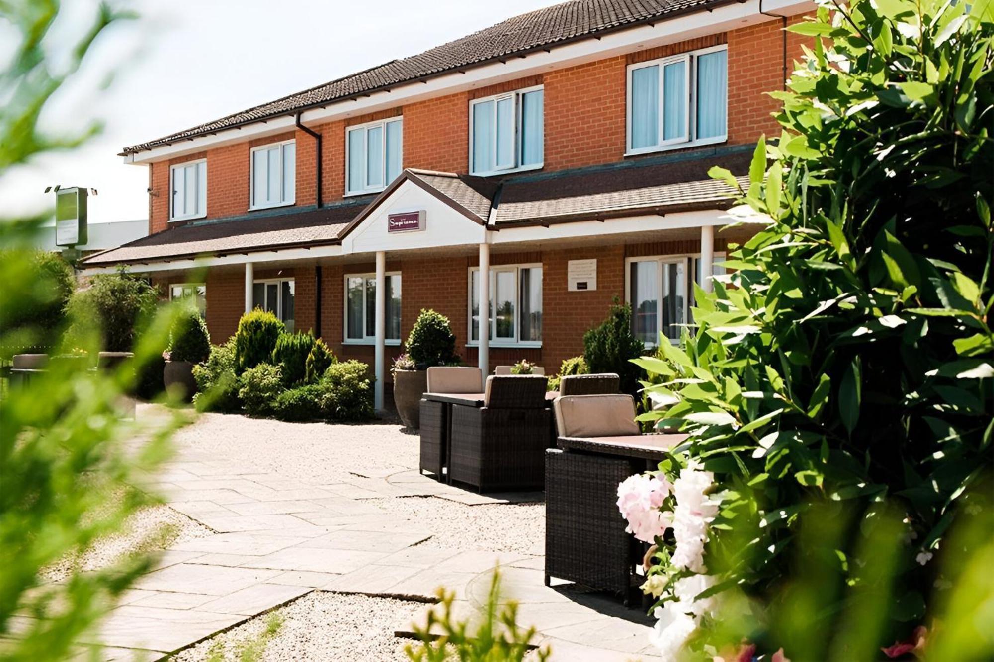 Supreme Inn Boston Swineshead Exteriör bild