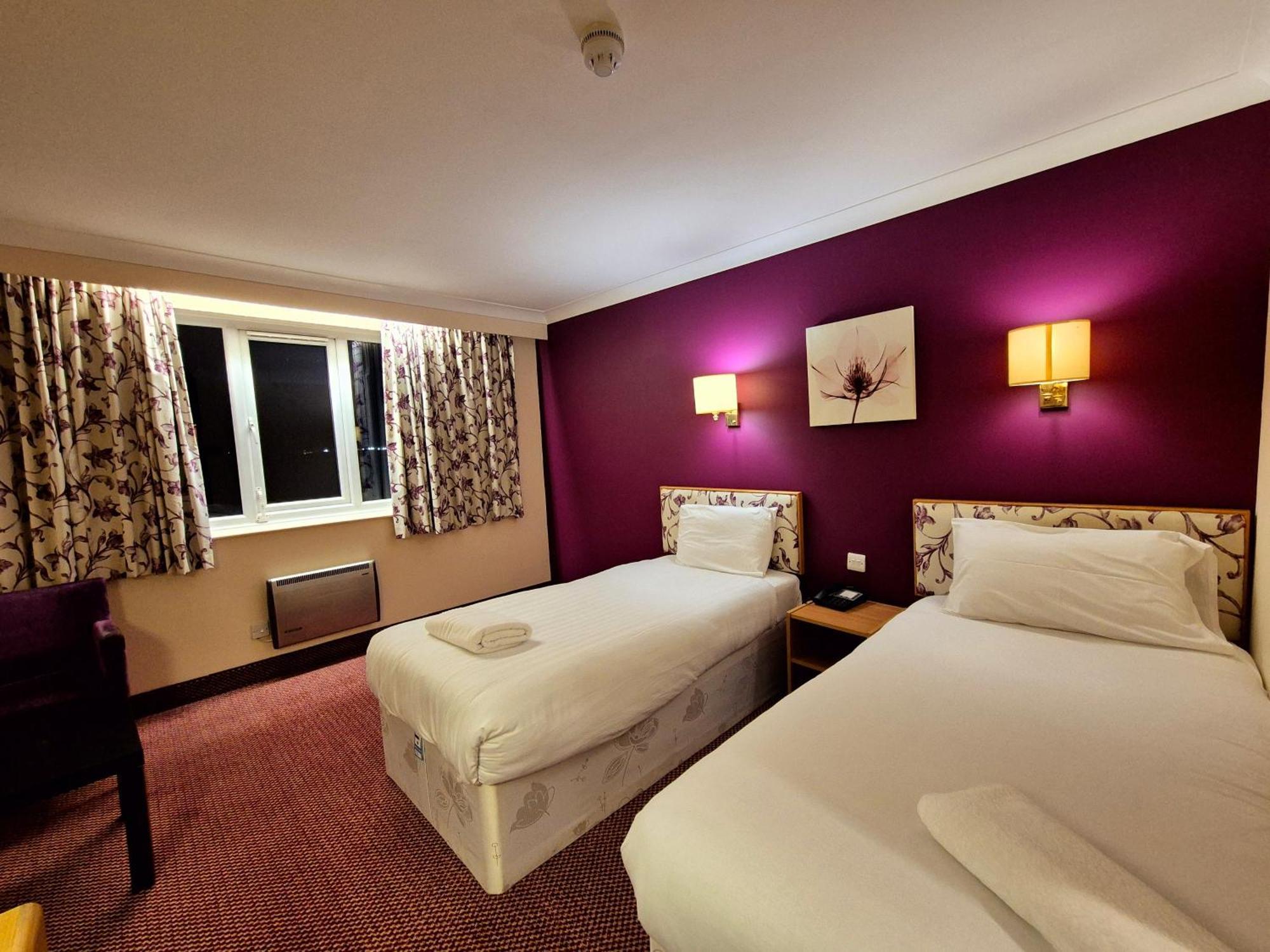 Supreme Inn Boston Swineshead Exteriör bild